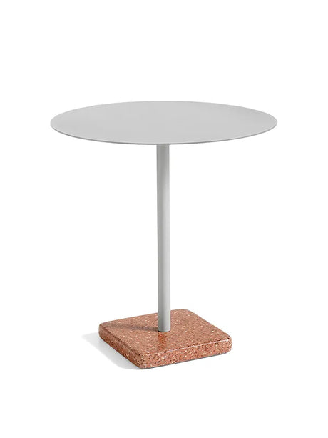 Terrazzo Table fra Hay - Ø: 70 x H: 74 cm / Sky grey - rød terrazzo - Jacobsen Plus