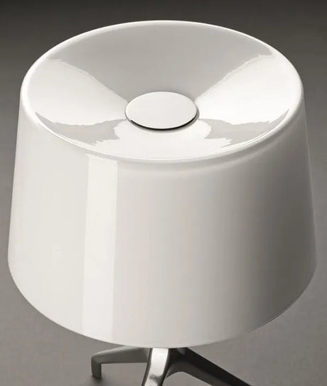 Lumiere XXS/XXL Bordlampe fra Foscarini - Aluminium stel / Hvid / Small m. lysdæmper - Jacobsen Plus