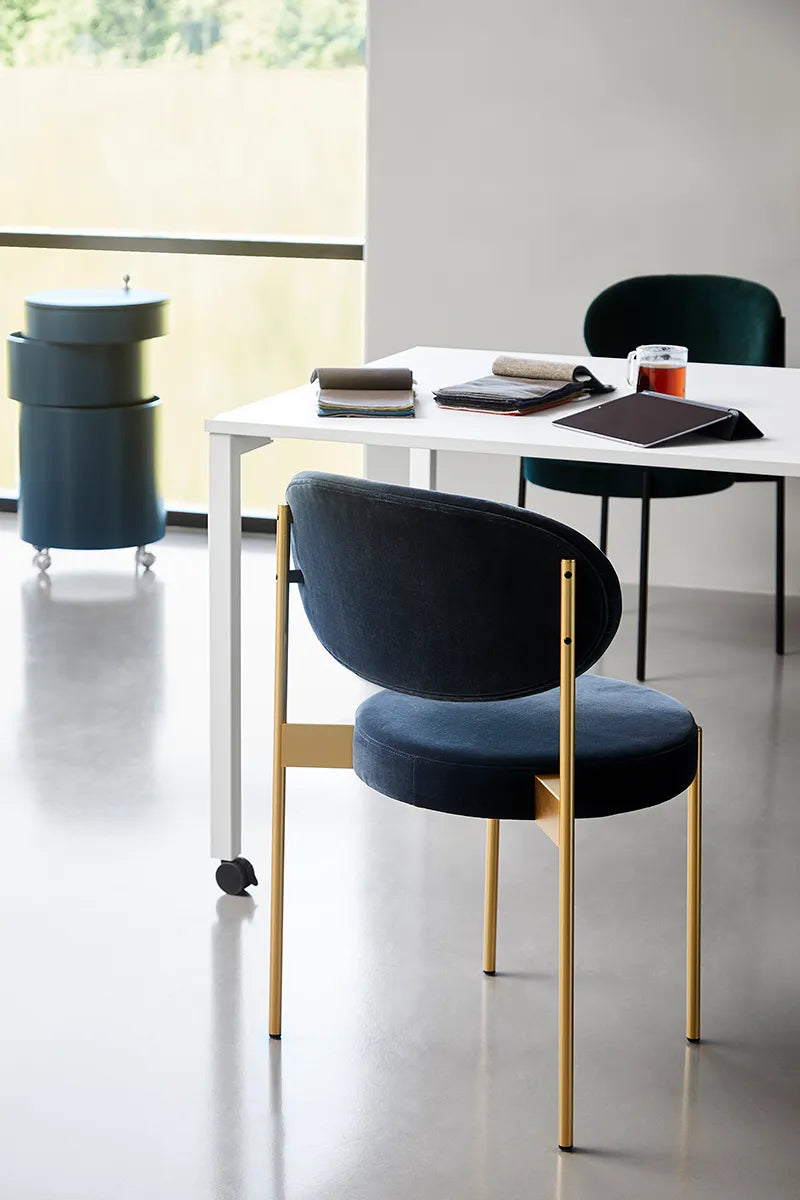 Serie 430 spisestol, messing af Verner Panton