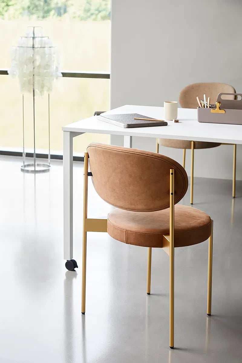 Serie 430 spisestol, messing af Verner Panton