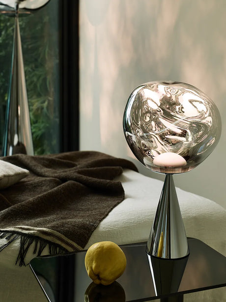 Melt Cone Fat Table Lamp fra Tom Dixon - Opal - Jacobsen Plus