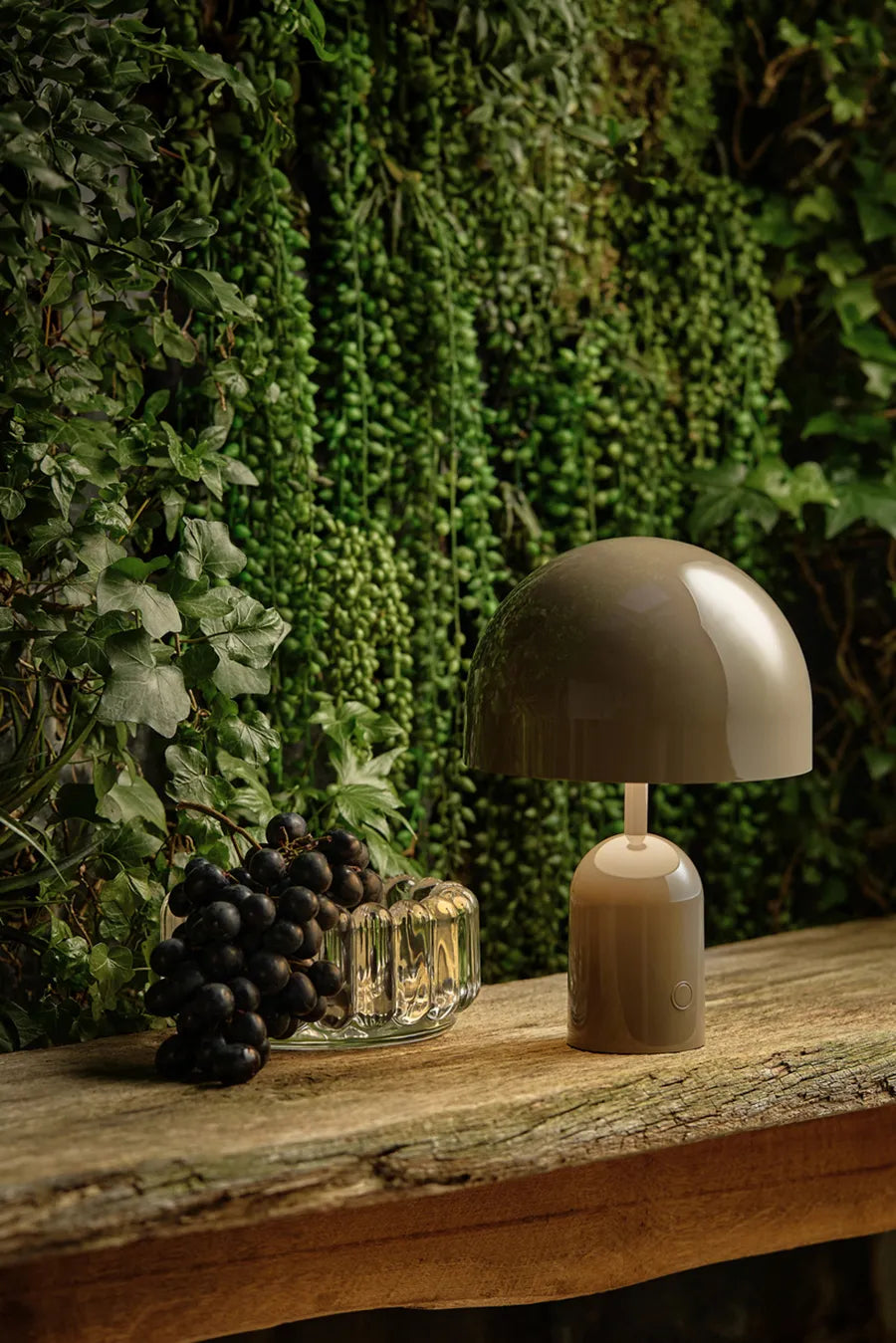 Bell Portable Bordlampe, taupe fra Tom Dixon