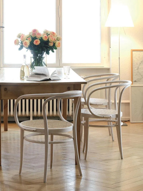 209 Armstol, hvid fra Thonet - 2 - Jacobsen Plus