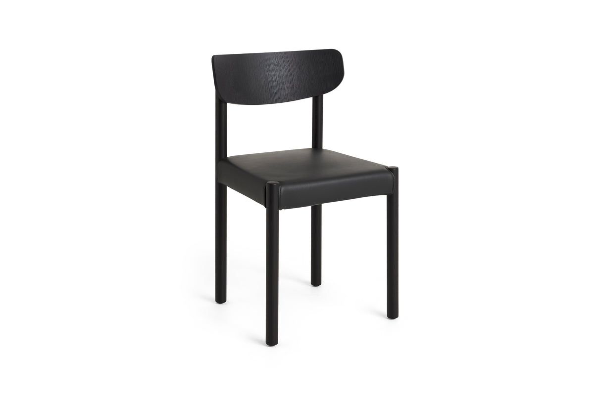 Pack Chair 11, sortlakeret eg fra Hay - Sæde: Grano black - Ryglæn: Sortlakeret eg - Jacobsen Plus