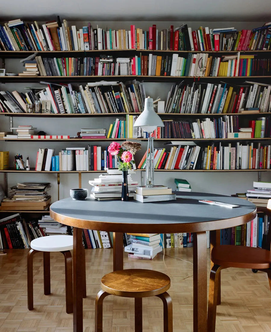 Stool 60, walnut stained fra Artek