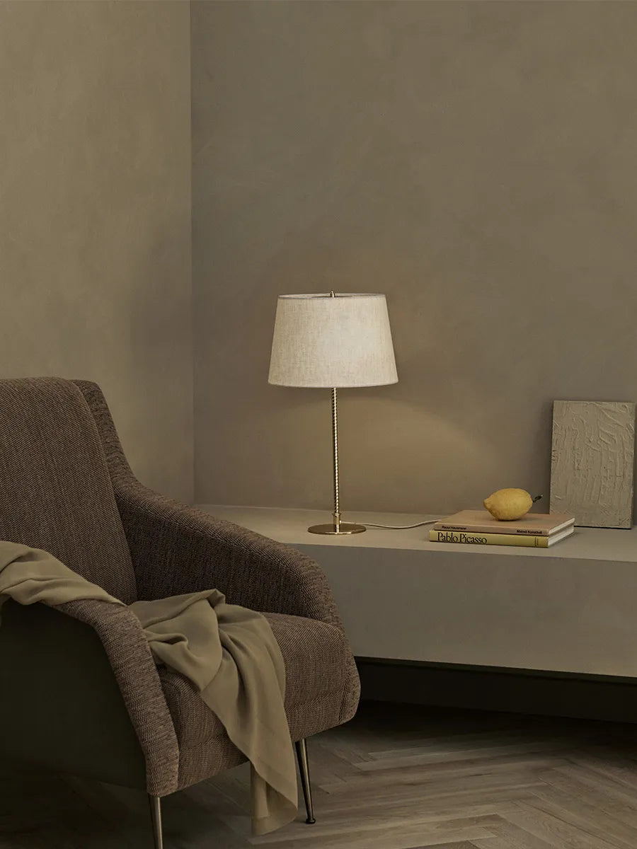 9205 Bordlampe fra GUBI - 2 - Jacobsen Plus