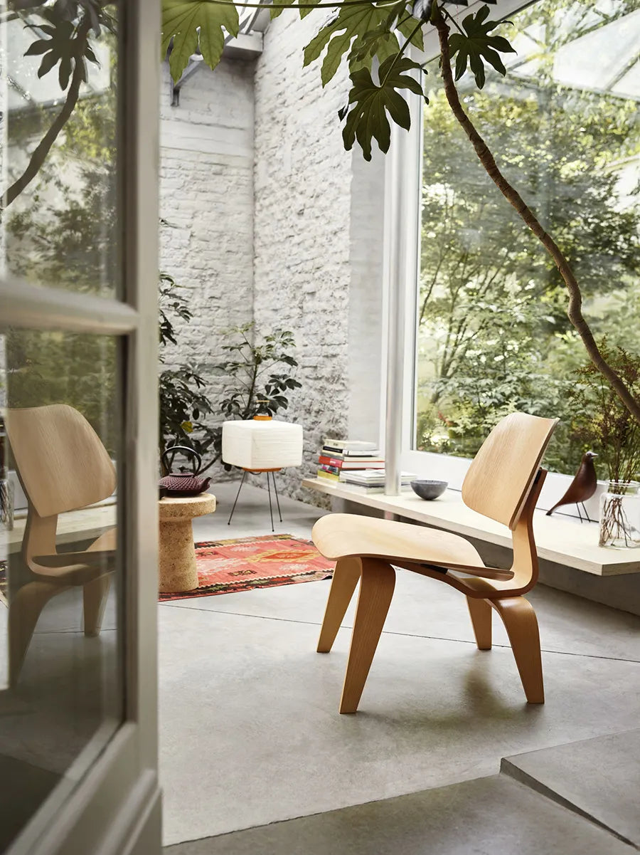 Plywood Group LCW, valnød fra Vitra