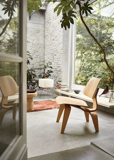 Plywood Group LCW, valnød fra Vitra - 2 - Jacobsen Plus