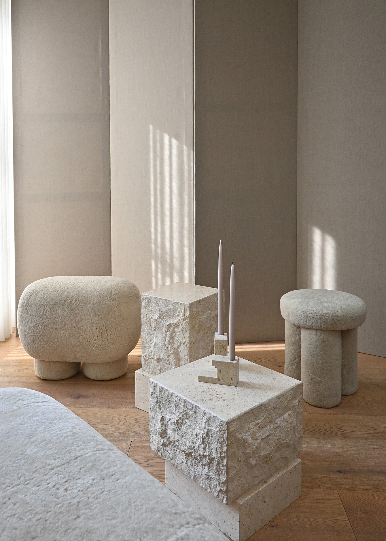 Temple Coffee Table Low, limestone fra 101 Copenhagen