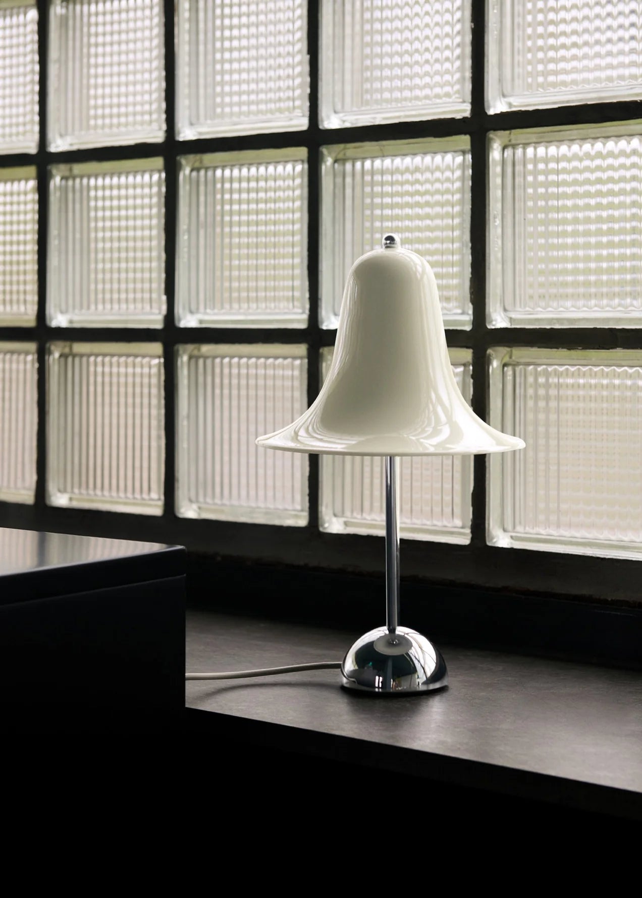 Pantop Portable bordlampe, Shiny Chrome fra Verpan