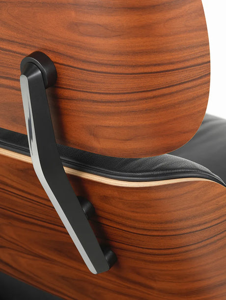 Eames Lounge Chair fra Vitra - Kirsebær - Jacobsen Plus