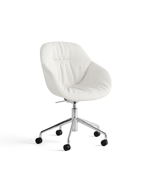 About a Chair AAC155 Soft fra Hay - Prisgruppe 1 / Sort pulverlakeret aluminum - Jacobsen Plus