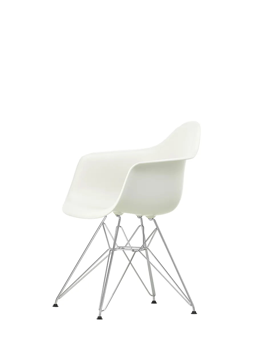 Eames Plastic Armchair DAR, forkromet fra Vitra