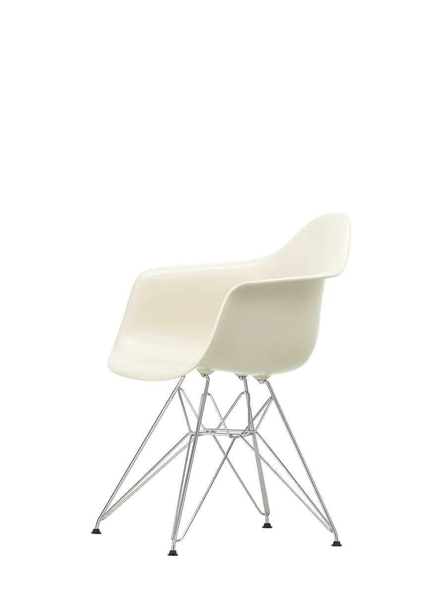 Eames Plastic Armchair DAR, forkromet fra Vitra