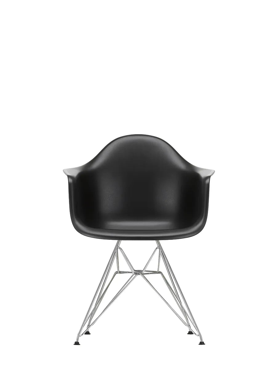 Eames Plastic Armchair DAR, forkromet fra Vitra