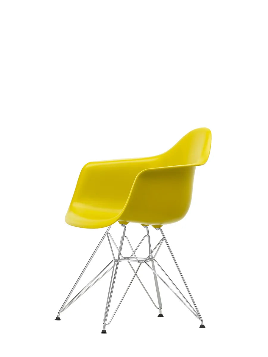 Eames Plastic Armchair DAR, forkromet fra Vitra