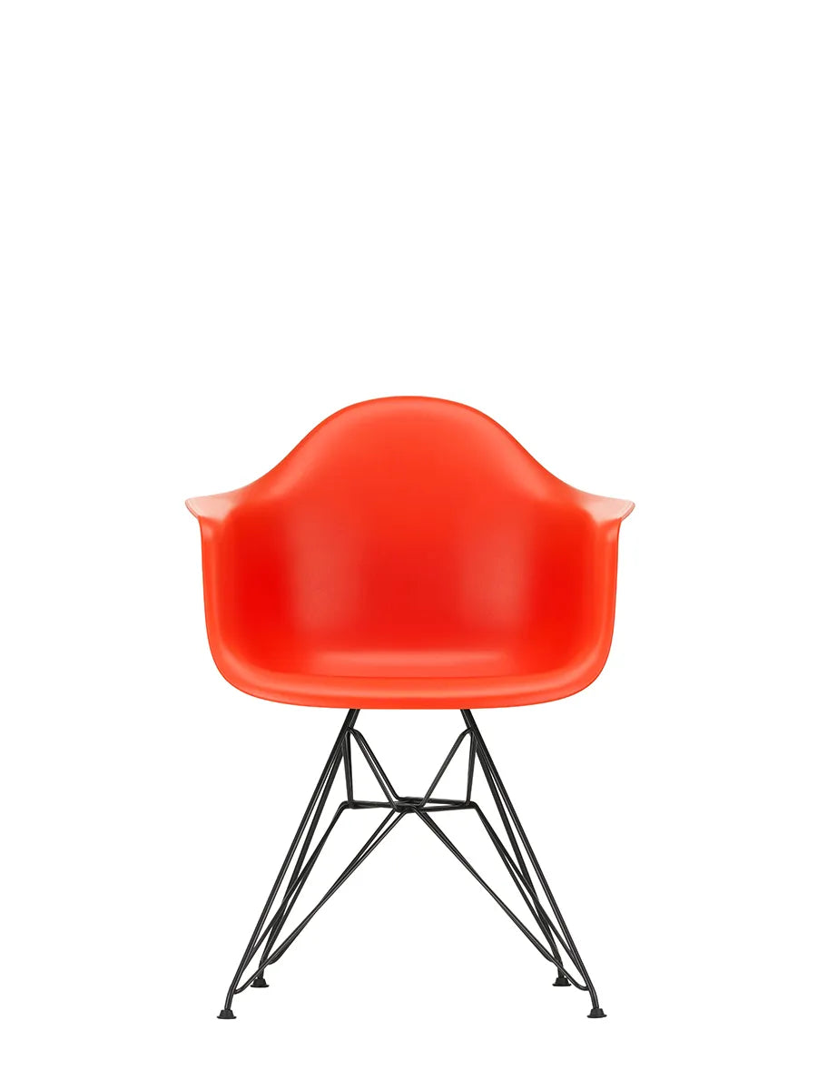 Eames Plastic Armchair DAR, sort pulverlakering fra Vitra