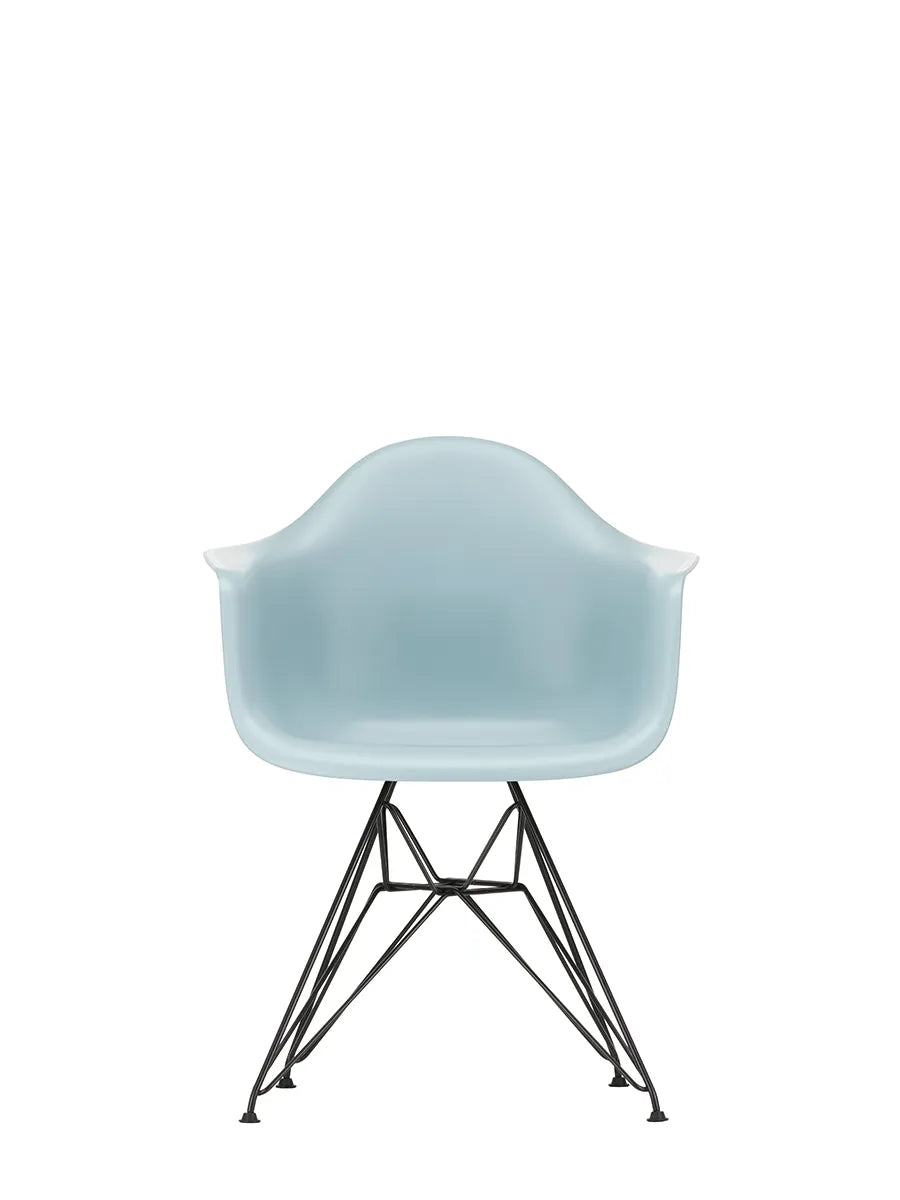 Eames Plastic Armchair DAR, sort pulverlakering fra Vitra