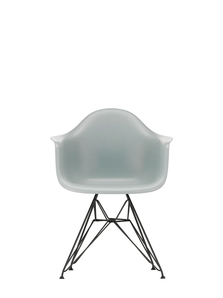 Eames Plastic Armchair DAR, sort pulverlakering fra Vitra