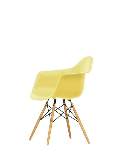 Eames Plastic Armchair DAW, ahorntræ fra Vitra - Mustard - Jacobsen Plus