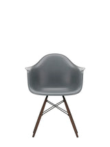 Eames Plastic Armchair DAW, mørkbejdset ahorntræ fra Vitra - Granite grey - Jacobsen Plus