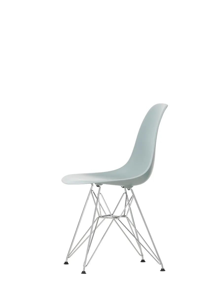 Eames Plastic Side Chair DSR, forkromet fra Vitra