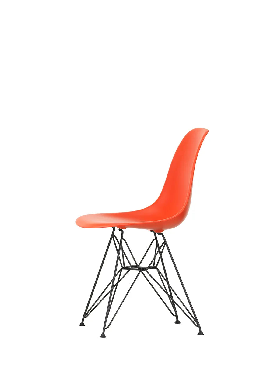 Eames Plastic Side Chair DSR, sort pulverlakeret fra Vitra
