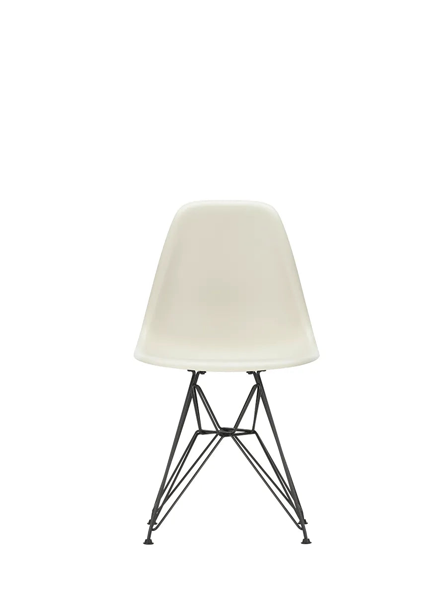 Eames Plastic Side Chair DSR, sort pulverlakeret fra Vitra - Pebble - Jacobsen Plus