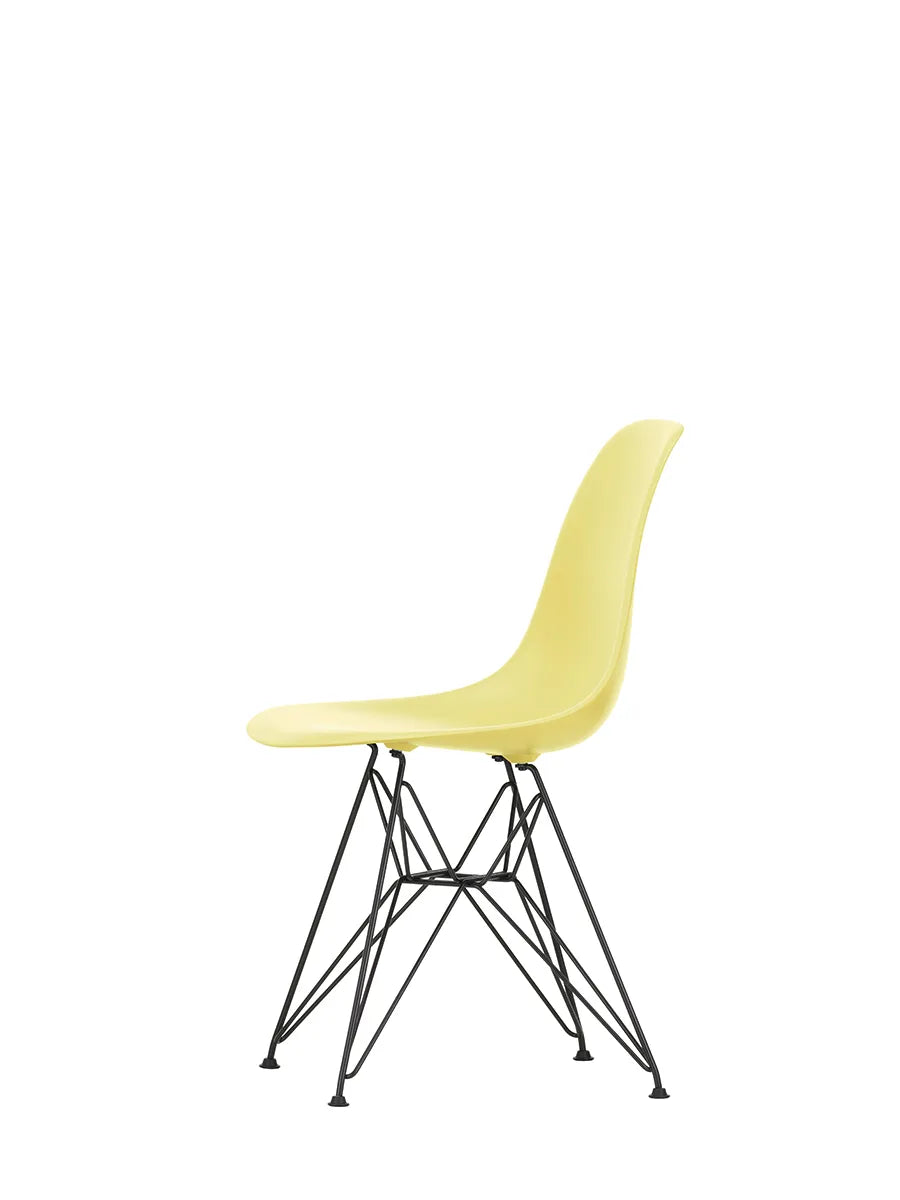 Eames Plastic Side Chair DSR, sort pulverlakeret fra Vitra