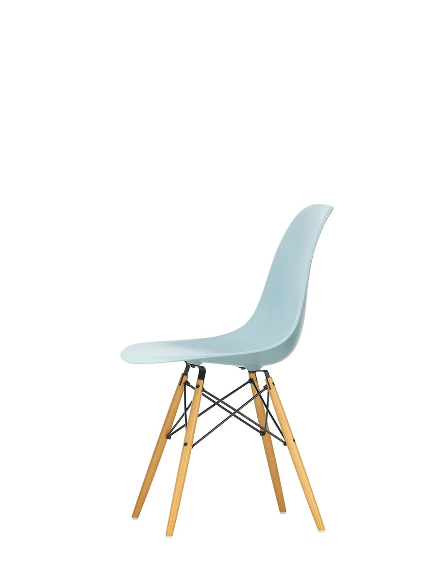 Eames Plastic Side Chair DSW, ahorntræ fra Vitra - 10 - Jacobsen Plus
