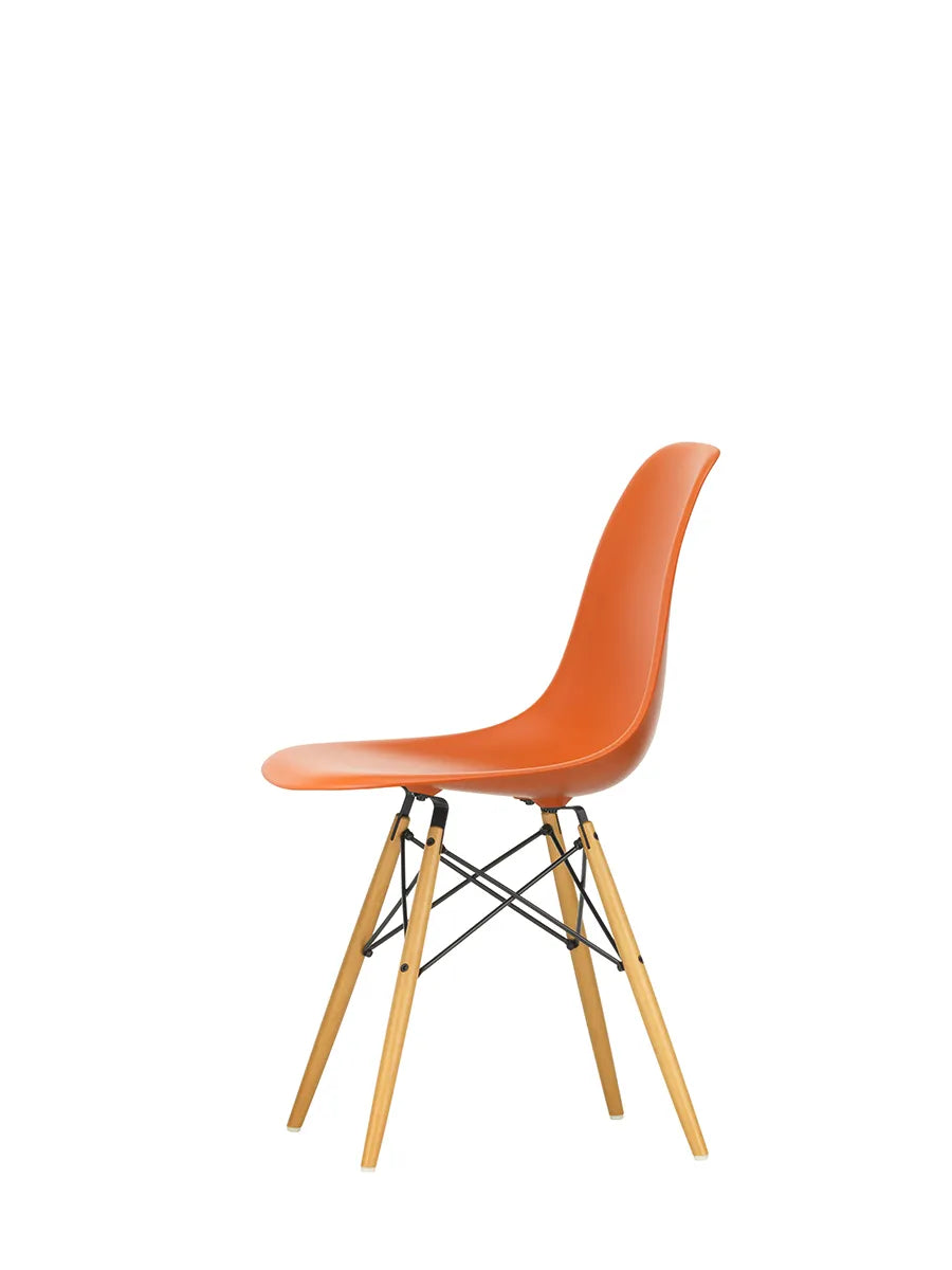 Eames Plastic Side Chair DSW, ahorntræ fra Vitra