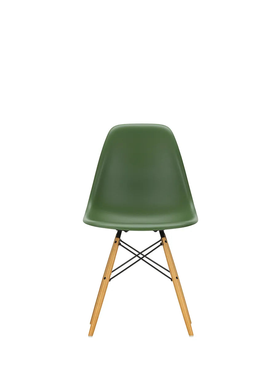 Eames Plastic Side Chair DSW, ahorntræ fra Vitra