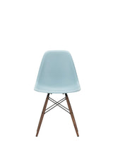 Eames Plastic Side Chair DSW, mørkbejdset ahorntræ fra Vitra - Ice grey - Jacobsen Plus