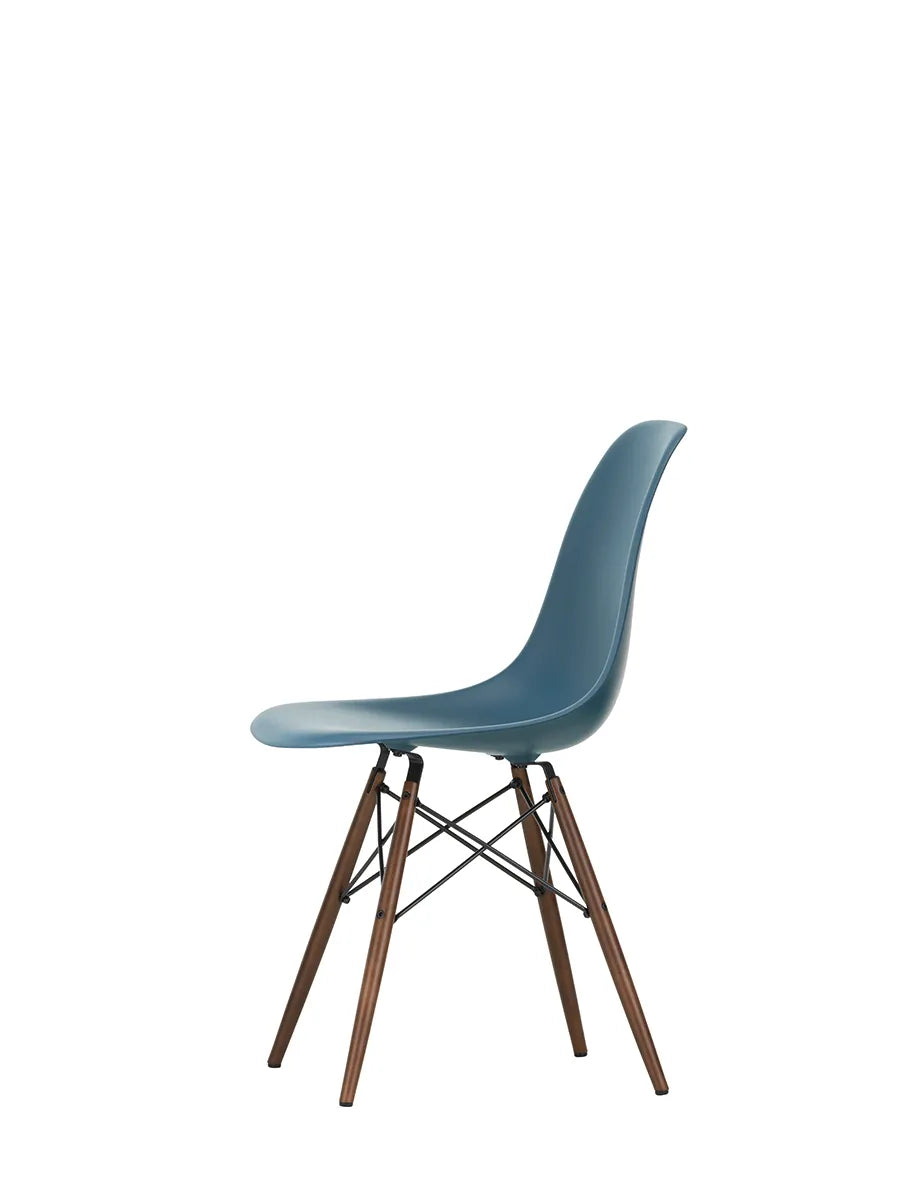 Eames Plastic Side Chair DSW, mørkbejdset ahorntræ fra Vitra - 20 - Jacobsen Plus
