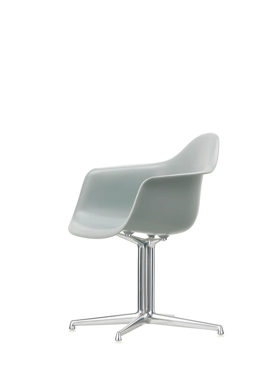Eames Plastic Armchair DAL fra Vitra