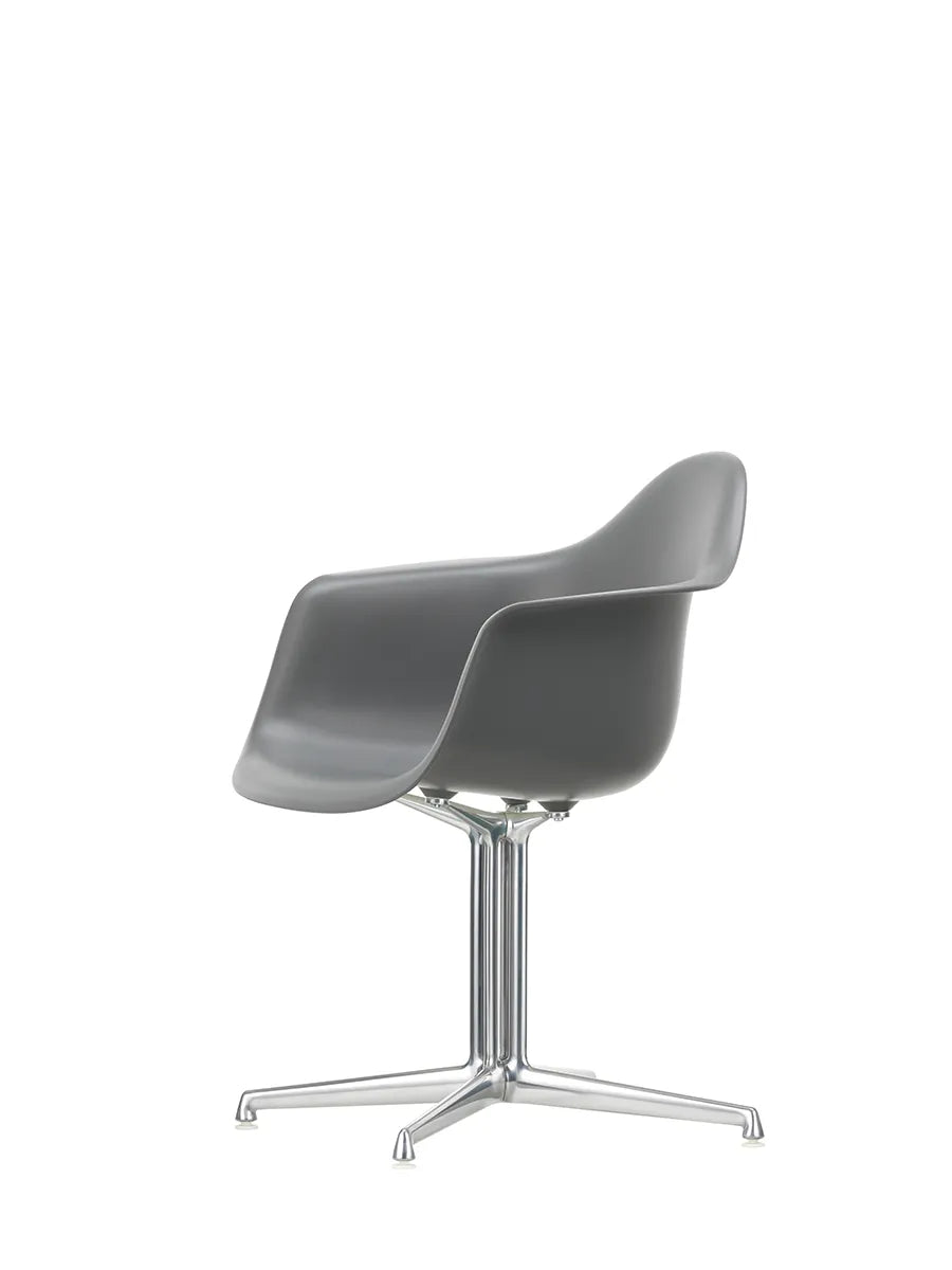 Eames Plastic Armchair DAL fra Vitra