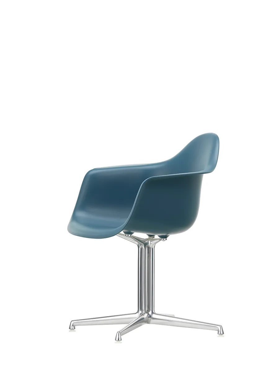 Eames Plastic Armchair DAL fra Vitra