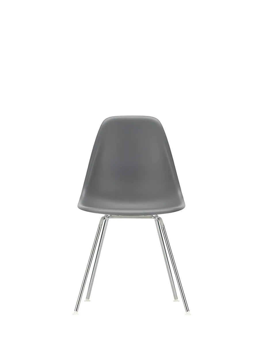 Eames Plastic Side Chair DSX, forkromet fra Vitra