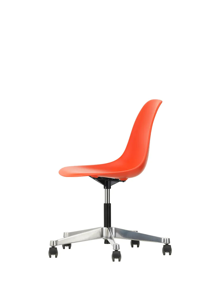 Eames Plastic Side Chair PSCC fra Vitra