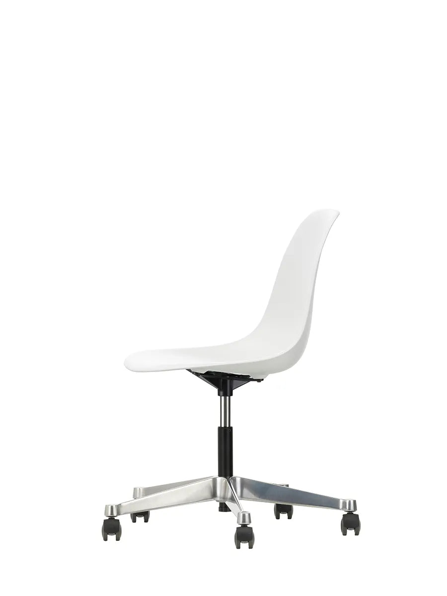Eames Plastic Side Chair PSCC fra Vitra