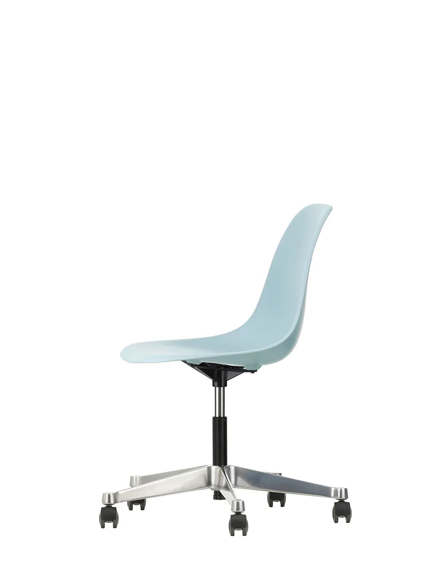 Eames Plastic Side Chair PSCC fra Vitra