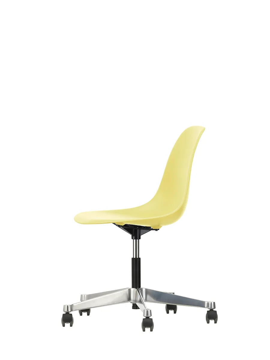 Eames Plastic Side Chair PSCC fra Vitra