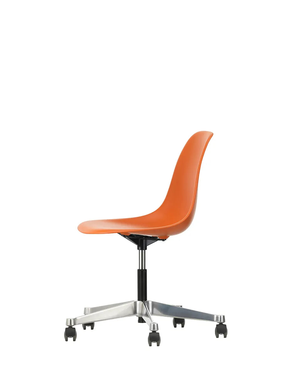 Eames Plastic Side Chair PSCC fra Vitra