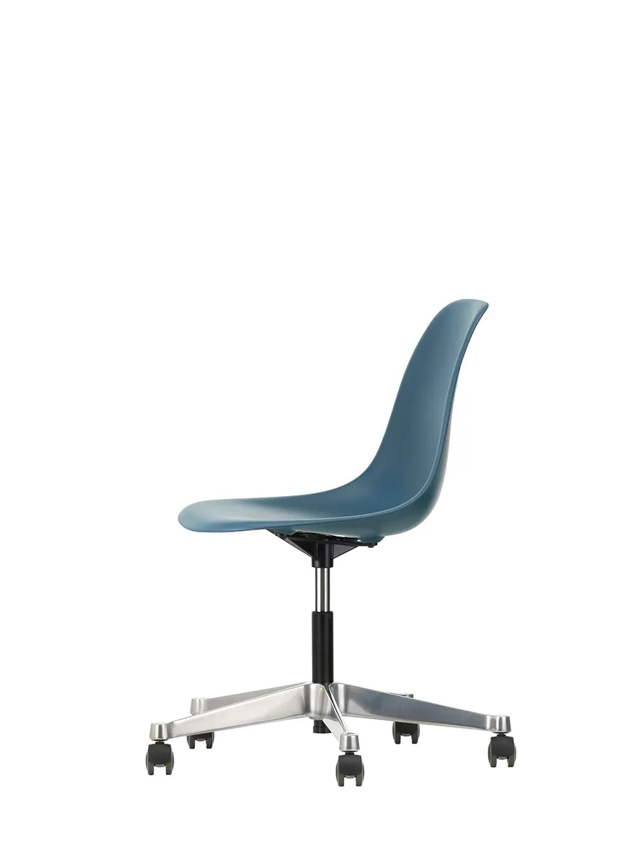 Eames Plastic Side Chair PSCC fra Vitra