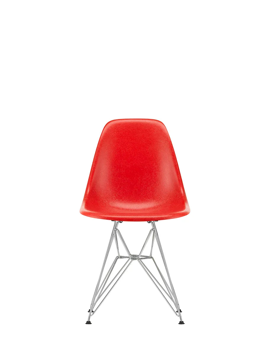 Eames Fiberglass Chair DSR, krom fra Vitra