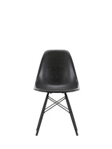 Eames Fiberglass Chair DSW, sortlakeret ahorn fra Vitra - Eames Elephant Hide Grey - Jacobsen Plus
