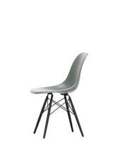 Eames Fiberglass Chair DSW, sortlakeret ahorn fra Vitra - 4 - Jacobsen Plus