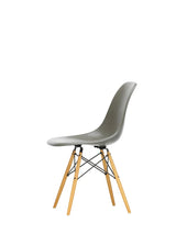 Eames Fiberglass Chair DSW, lys ahorn fra Vitra - 6 - Jacobsen Plus