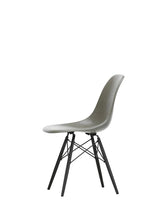 Eames Fiberglass Chair DSW, sortlakeret ahorn fra Vitra - 5 - Jacobsen Plus