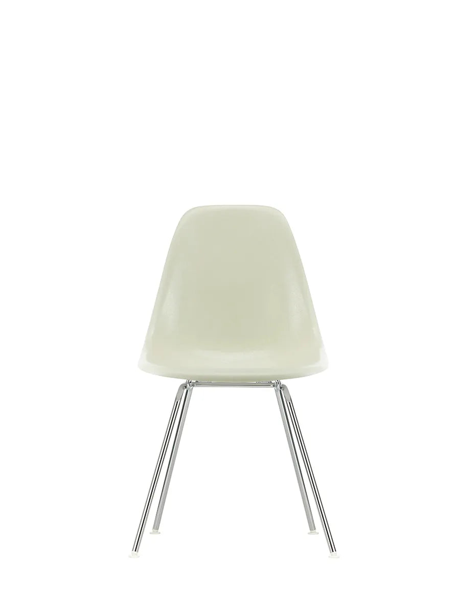 Eames Fiberglass Chair DSX, krom fra Vitra